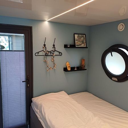 Bed-On-A-Boat Hotel Гитхорн Екстериор снимка
