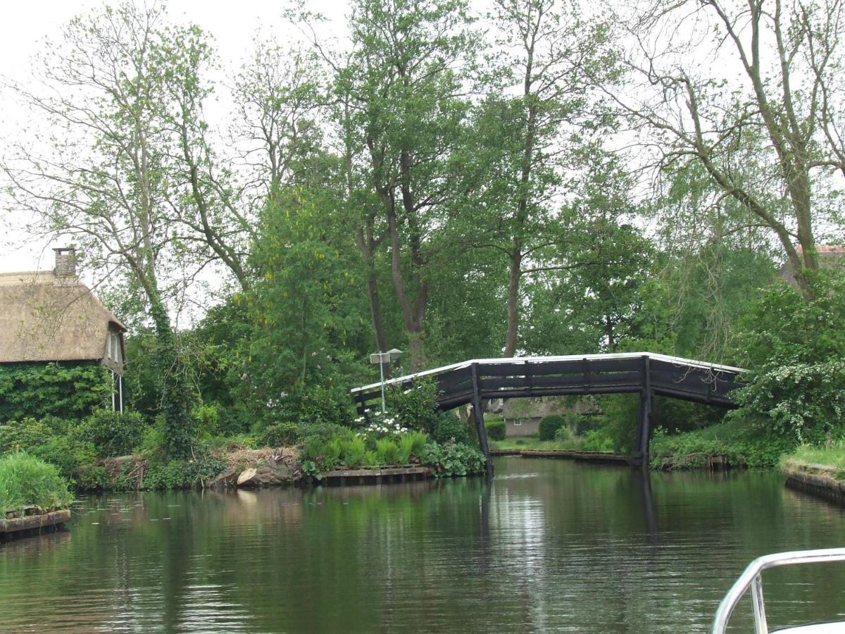 Bed-On-A-Boat Hotel Гитхорн Екстериор снимка