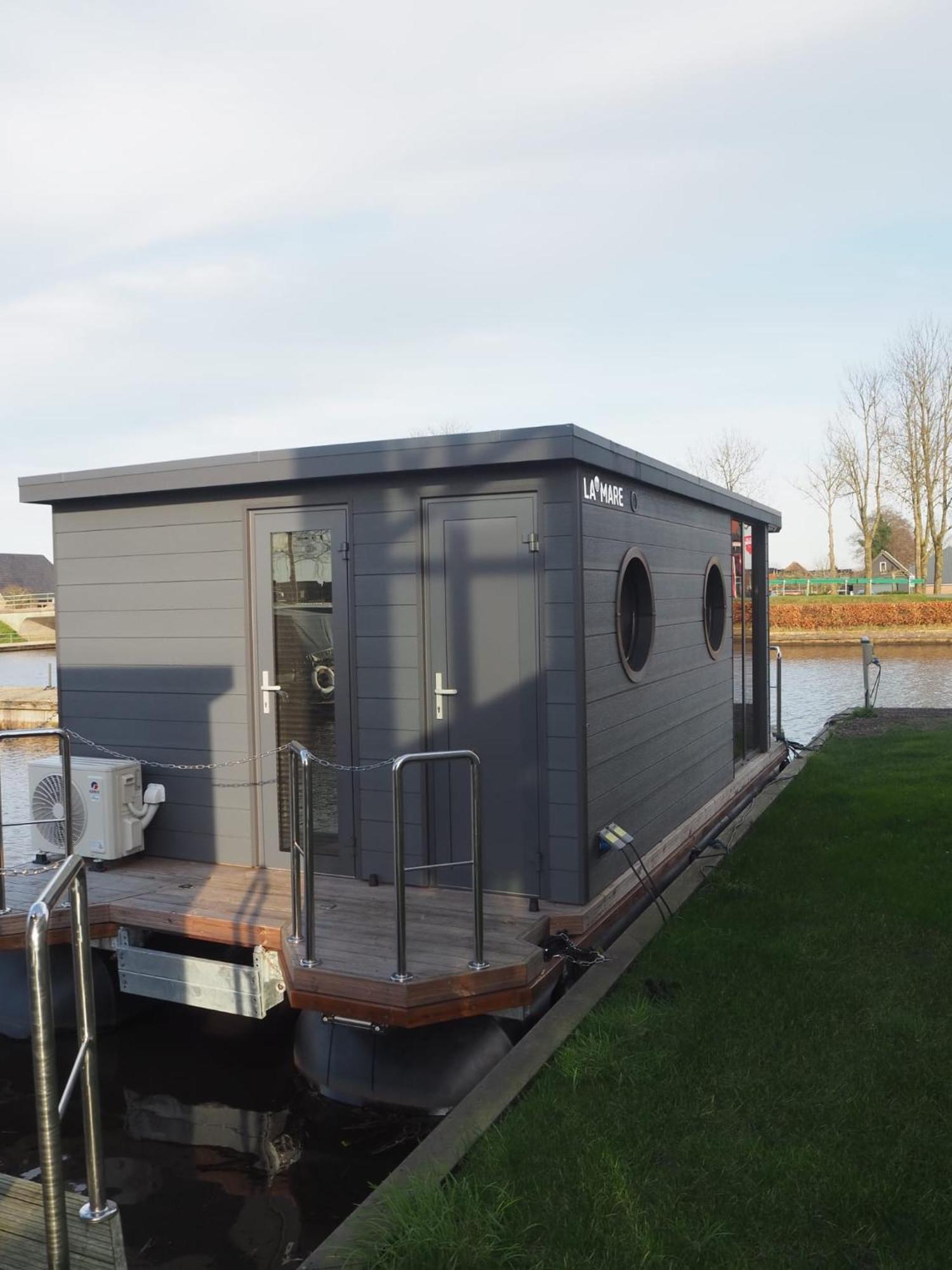 Bed-On-A-Boat Hotel Гитхорн Екстериор снимка